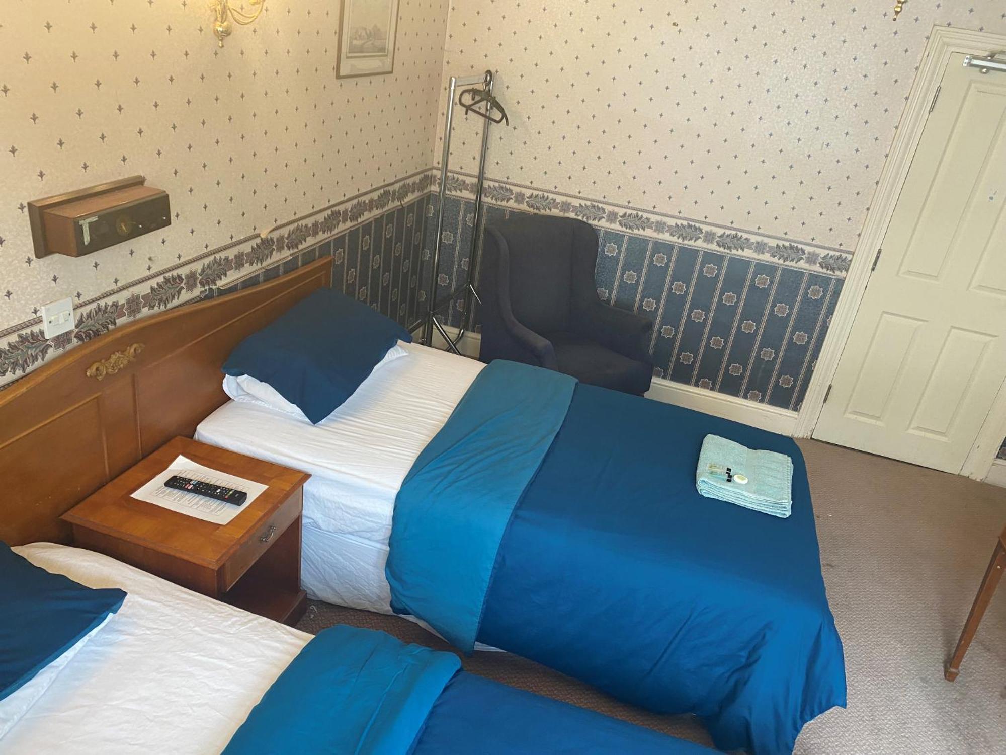 The Royal Victoria & Bull Hotel Rochester  Dış mekan fotoğraf